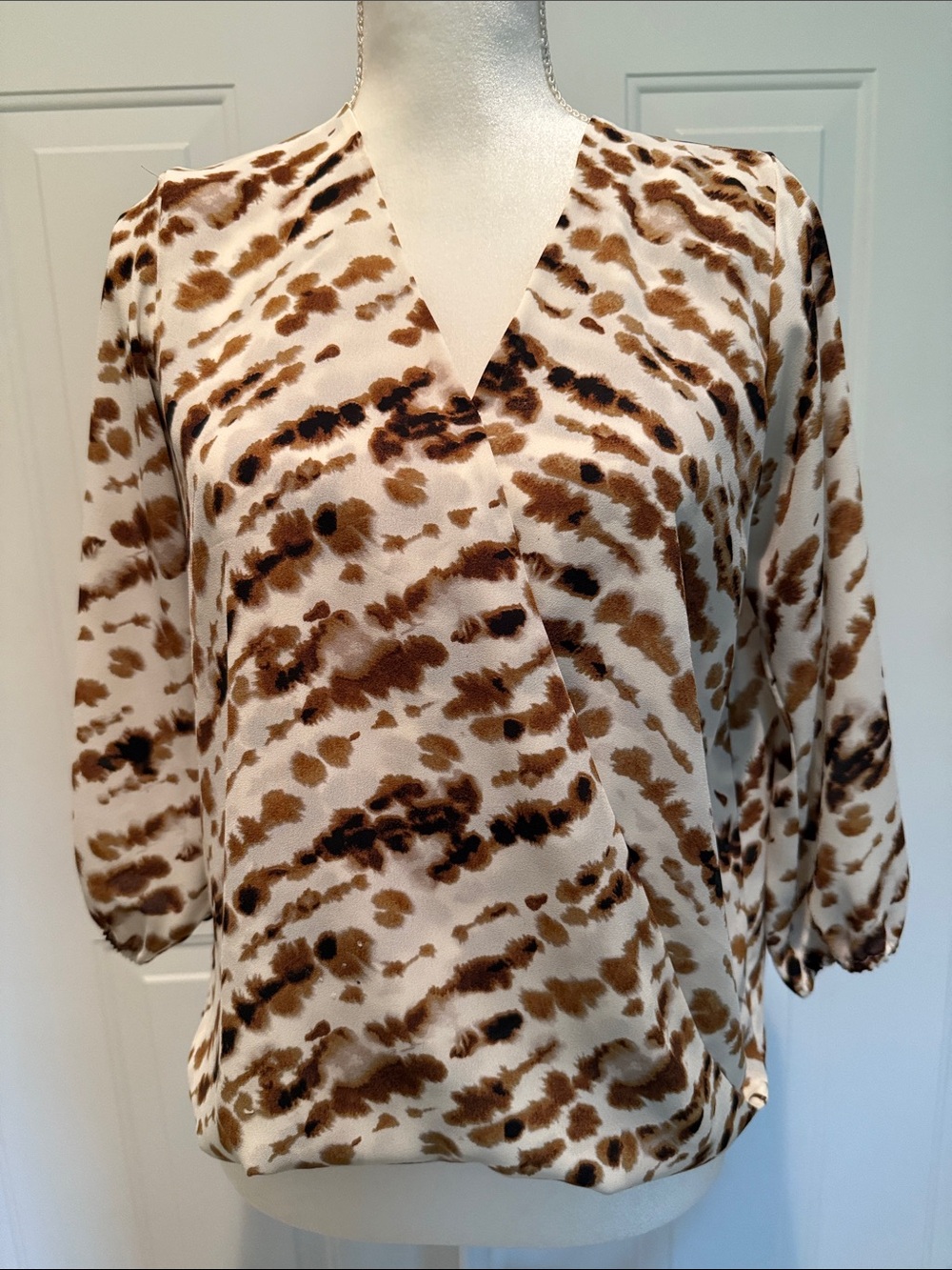 Veronica M Women’s SZ S Cream and Brown Animal-Print V-Neck Blouse